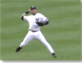 Derek Jeter si libra in volo